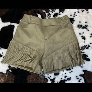 Fringe stretchy shorts